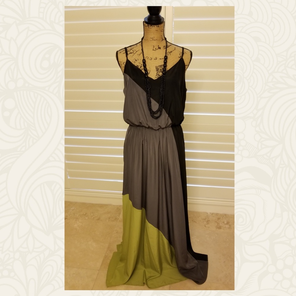👗Mossimo Maxi Dress SZ L